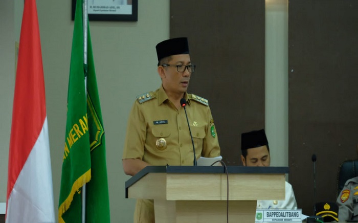 Buka Musrenbang RKPD, Adil Targetkan Kemiskinan di Bawah 20 Persen, Ekonomi Tumbuh 5 Persen