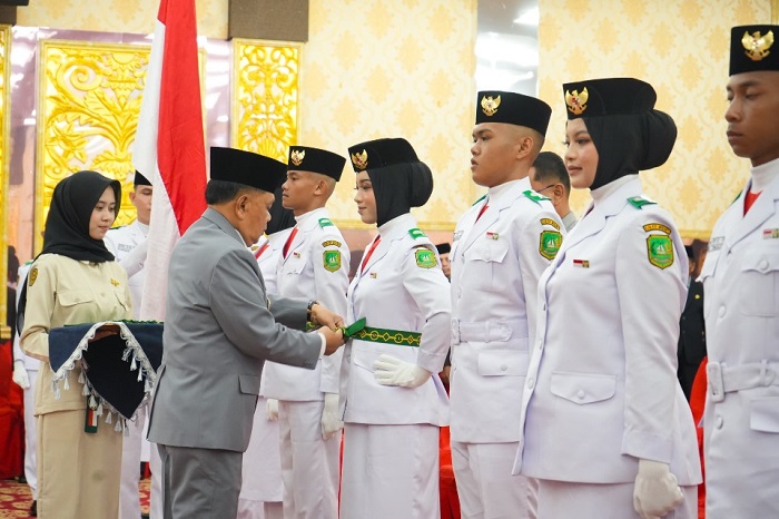 Pasukan Paskibraka Kepulauan Meranti Dikukuhkan