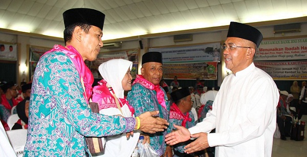 Gubri Lepas JCH Kloter 1 Riau di Hang Nadim Batam