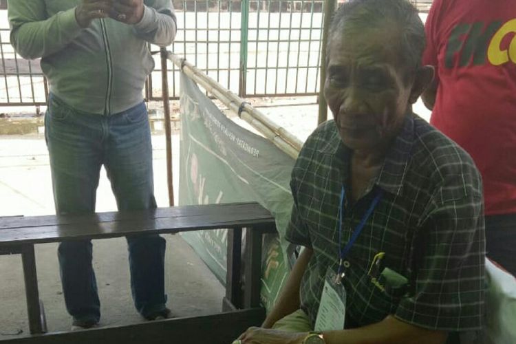KOCAK... Dikiranya Kopi, Petugas TPS Minum Tinta Pemilu, Ini yang Terjadi