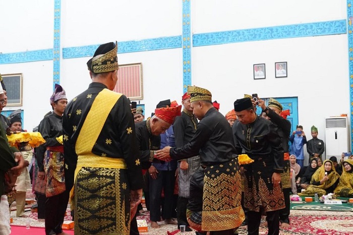 Berikut Pesan Gubernur Riau Saat Pengukuhan Laskar Hulubalang LAM Pelalawan