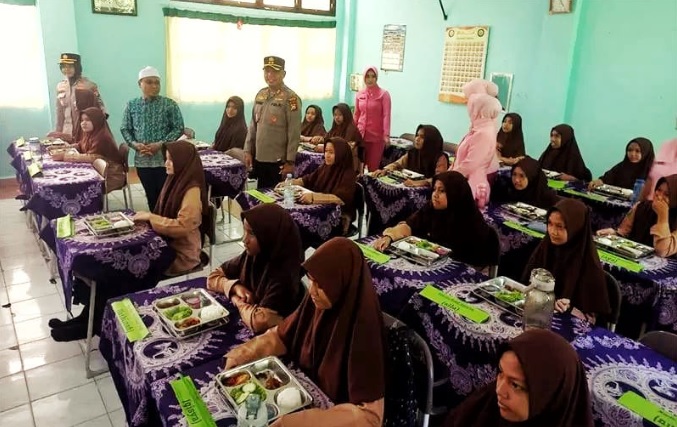 Pengaduan Program makan Bergizi Gratis, Publik Bisa Lapor ke 127