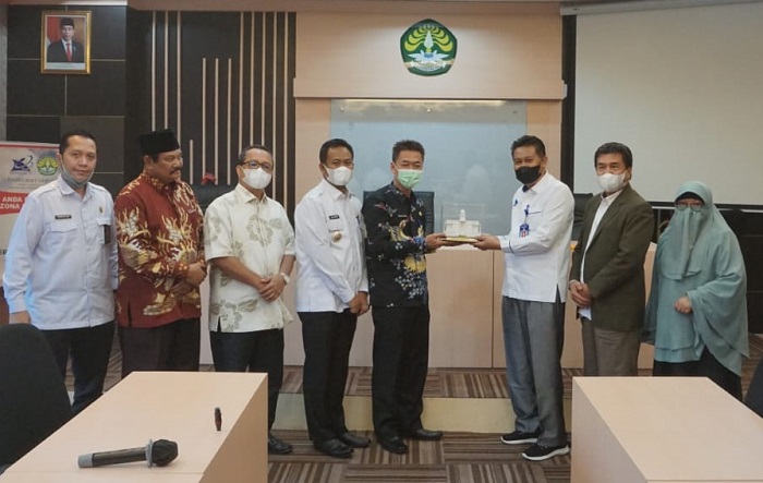 Ingin SDM Rohil Unggul, Bupati Afrizal Sintong Langsung Temui Rektor Universitas Riau