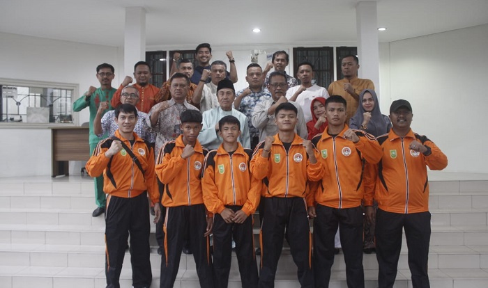 Targetkan Juara, Syamsuar Lepas Kontingen FMMAPAI Riau ke IMAG I di Bogor
