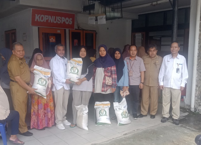 Pemerintah Salurkan Cadangan Beras  Bantuan Pangan Tahap II di Kota Pekanbaru