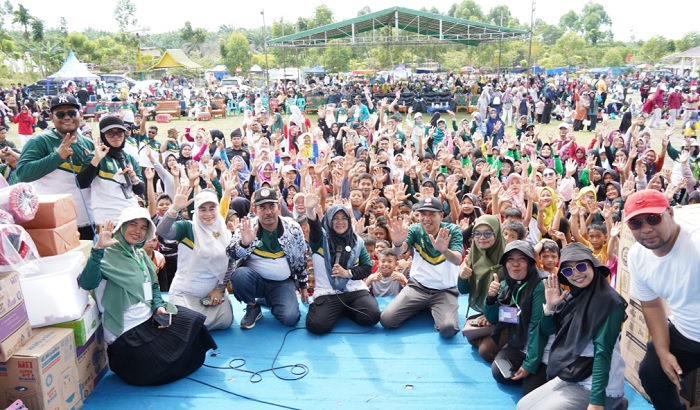 Bupati Siak Lepas Jalan Santai HUT Ke-80 PGRI dan Hari Guru di Dayun