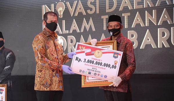 Pekanbaru Juara I Lomba Inovasi Daerah Kemendagri Penyiapan Tatanan Normal Baru Produktif Aman Covid-19
