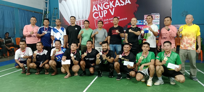 Hendra / Sabri  Juarai Turnamen Badminton Angkasa Cup V 2024