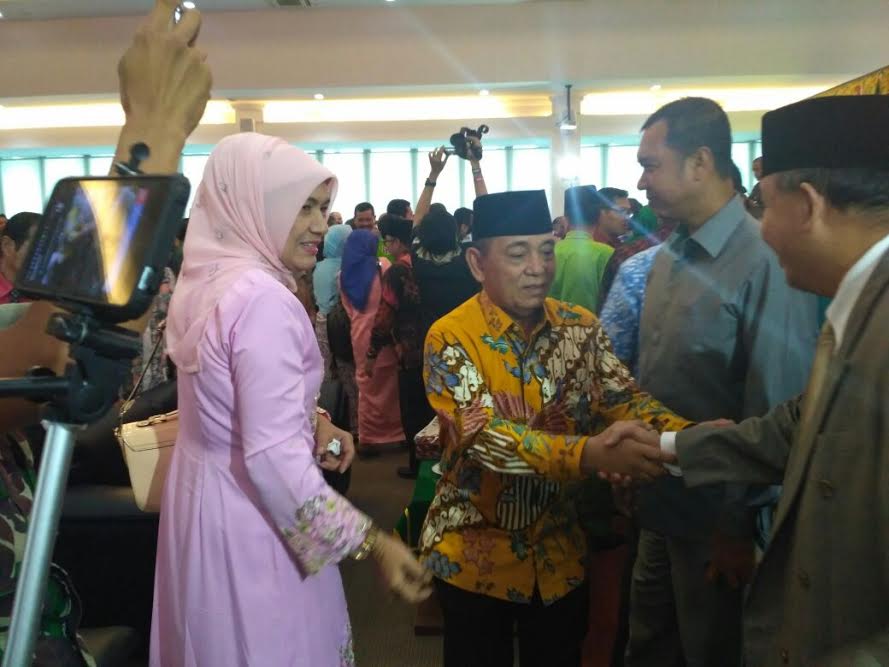 Bupati Harris Hadiri Pelantikan Rektor UIR di Pekanbaru