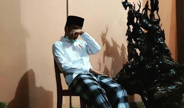 Viral, Foto Presiden Joko Widodo Menangis Seorang Diri