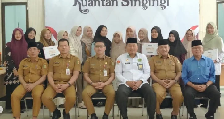 Serahkan Bonus, Pj Sekda  Ajak  Kafilah Kuansing Bersiap Menjelang MTQ di Telukkuantan