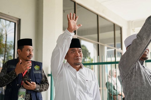 Wakil Wali Kota Dumai Melepas Keberangkatan 269 Jemaah Haji Asal Kota Dumai dari Batam ke Tanah Suci