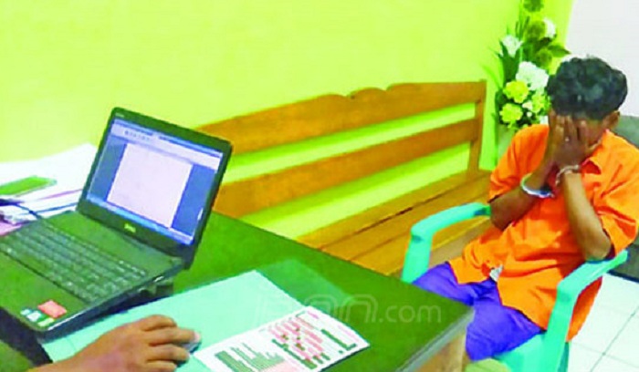JAHAT...Tak Terima Cintanya Diputus, Seorang Duda Sebarkan Video Mesumnya dengan Siswi SMA