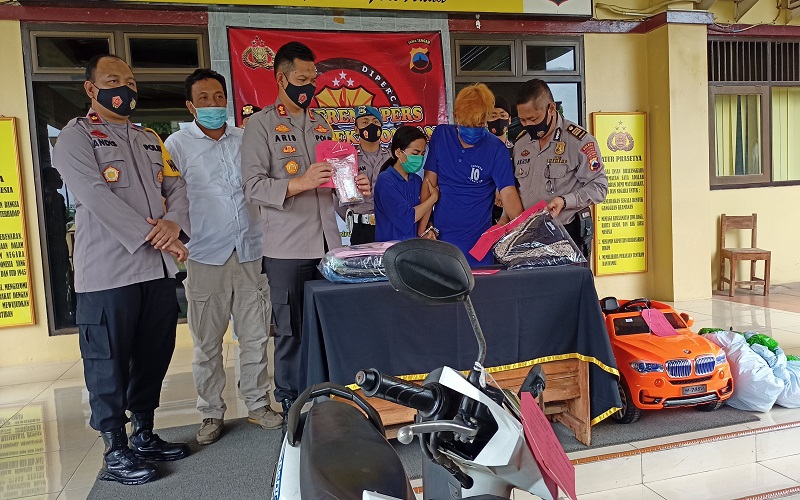 Demi Anak, Pasutri Ini Nekat Curi Uang untuk Beli Mobil-Mobilan