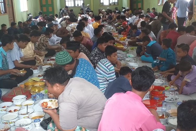 Uniknya Tradisi 'Makan Bajambau' di Kampar Menyambut Datangnya Ramadhan, Ternyata Ini Tujuannya