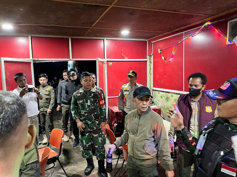 Warung Remang-remang di Gading Sari dan Sumber Makmur Digerebek, 12 Wanita dan Miras Diangkut