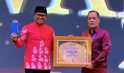 Bupati Pelalawan Terima Awards Kepala Daerah Paling Inovatif