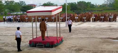 Sekda Rohil Dorong Kepatuhan PNS Dalam Apel Pagi Serta Urusan Pertanggungjawaban Pengadministrasian
