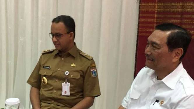 Tindak Tegas Pelanggar PSBB, Perintah Luhut ke Anies: Tolong Bereskan, Kantor-kantor Suruh Tutup!