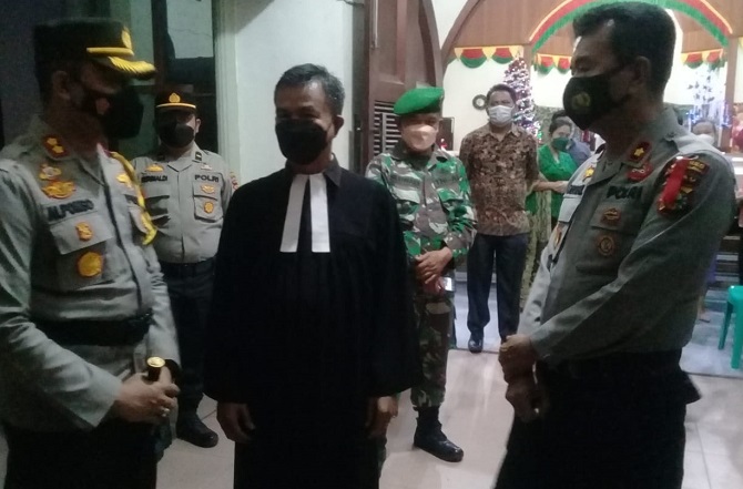 Kapolres Inhu Tinjau Ibadah Perayaan Tahun Baru