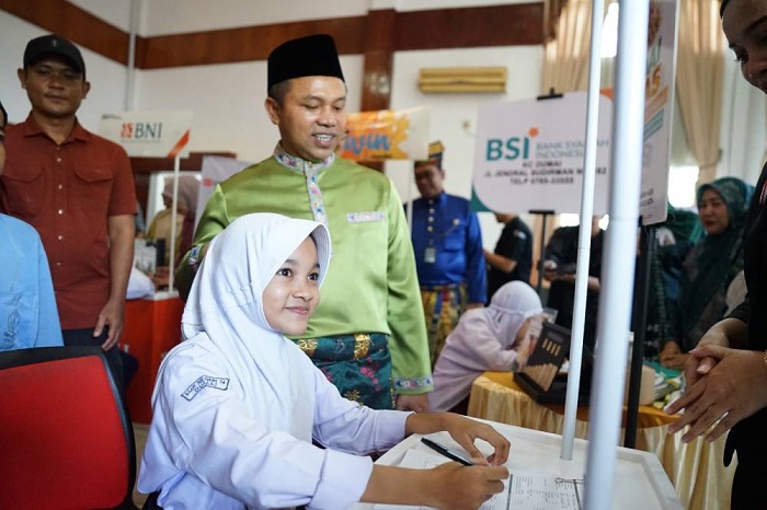 Gubernur Wahid: Saya Apresiasi  Semangat Menabung Pelajar Kota Dumai