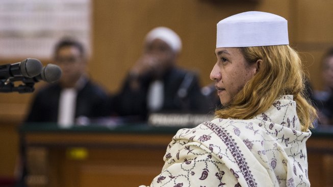 Divonis 3 Tahun Penjara, Habib Bahar Cium Bendera Merah-Putih, 'Allahu Akbar'