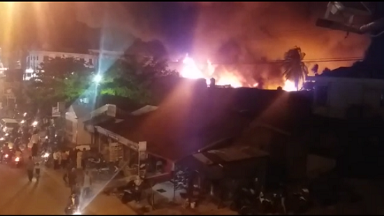 Kebakaran di Simpang Tabek Gadang Panam, Lalu Lintas Macet Parah