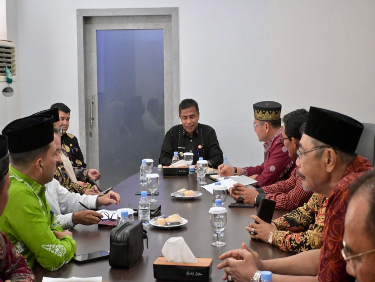Bupati Kampar Audiensi dengan Tokoh Masyarakat Kenegerian Rumbio Dalam Rangka Percepatan Pembangunan Jembatan Rumbio