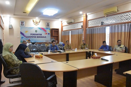 Bupati Bengkalis Ikuti Rapat Penandatangan MoU Nota Penanganan Kesepahaman Secara Zoom Meeting
