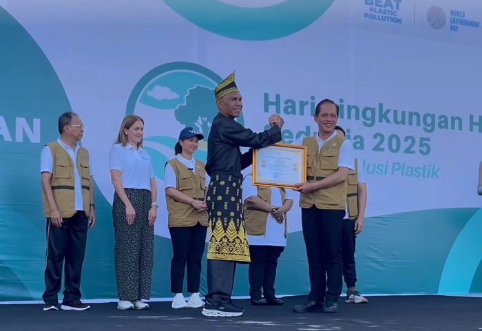 KEREN... LSM Bahtera Malayu   Raih Kalpataru Lestari   dari Menteri LH