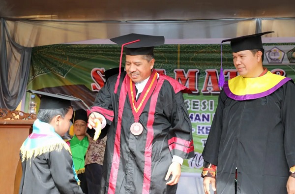 1,321 Siswa MDTA Mengikuti Wisuda di Tualang, Bupati Alfedri:  Ini Luar Biasa