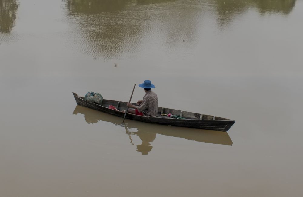 LPPM Unri Edukasi Warga Tepian Sungai Siak Buat Apartemen Ikan