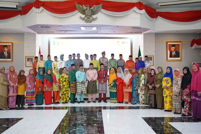 Sebanyak 40 PNS Pemprov Riau Terima SK Pensiun