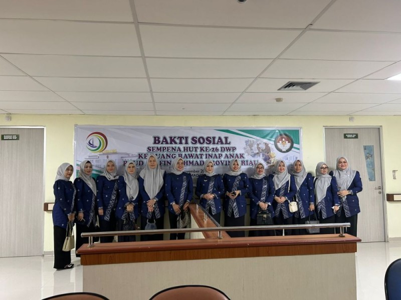 Peringati Hari Osteoporosis Sedunia, RSUD Arifin Achmad Edukasi Warga Cegah Pengeroposan Tulang