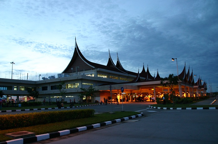 Debu Vulkanik Marapi Sebabkan Penerbangan di  Bandara Internasional Minangkabau Ditutup Sementara