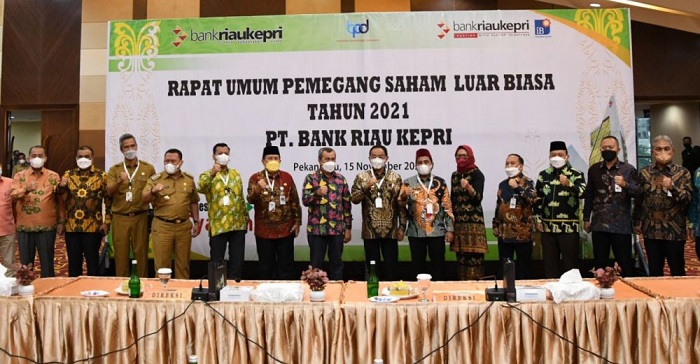RUPSLB Bank Riau Kepri, Syahrial  Abdi Komisaris Utama, Fajar Restu Direktur Kepatuhan