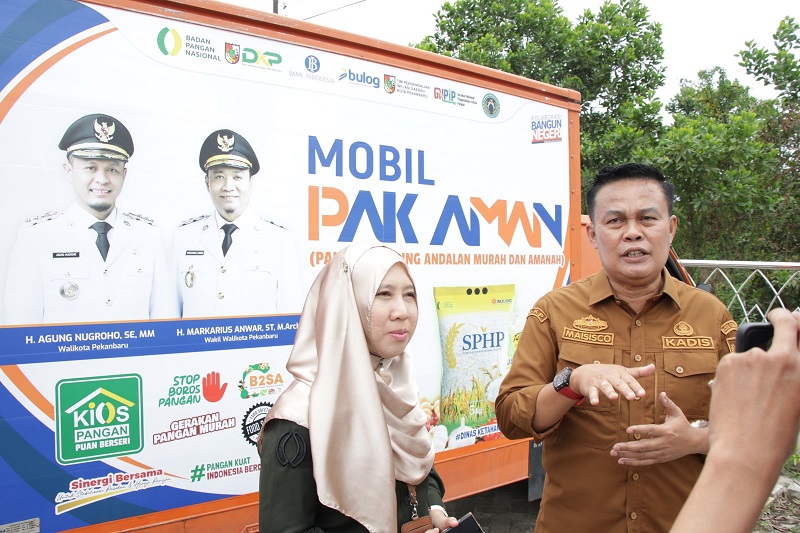 Gandeng Perum Bulog, Mobil Pak AMAN Sediakan Pangan Murah untuk Warga di Sungai Sibam