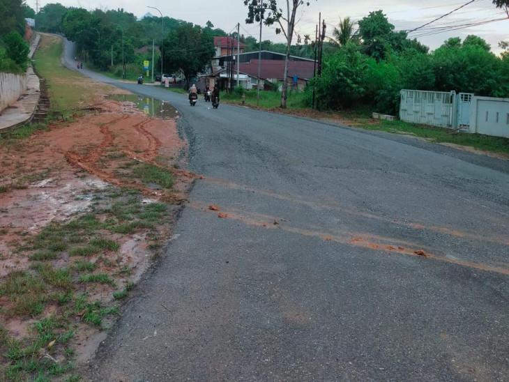 Pemda Kampar Lakukan Perawatan dan Perbaikan Jalan