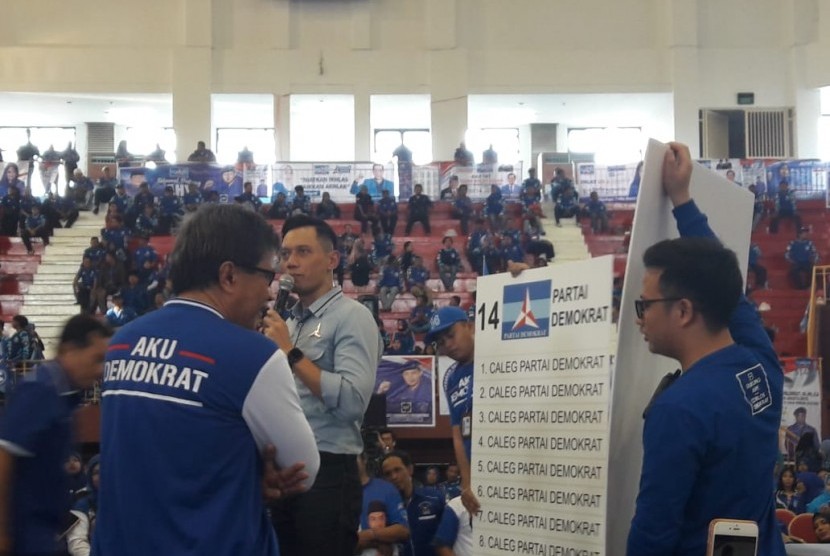 Punya Basis Pikiran Seorang Presiden, Rocky Gerung Ingin Foto AHY Dipasang di Istana pada 2024
