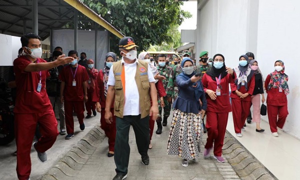 Ketua Satgas Covid-19 Tinjau Fasilitas Isoter dan Posko PPKM di Pekanbaru