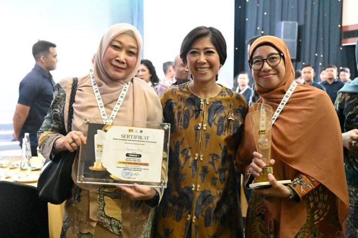 Unri Raih Penghargaan Medsos Perguruan Tinggi  Terbaik pada  Anugerah Media Humas Komdigi