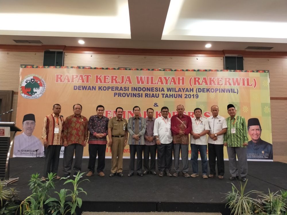 Dekopinwil Riau Gelar Rapat Kerja dan Seminar Koperasi