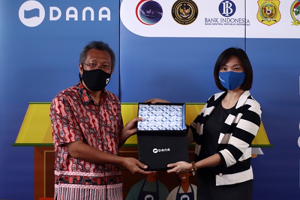 DANA Dukung UMKM Toba Go Digital!