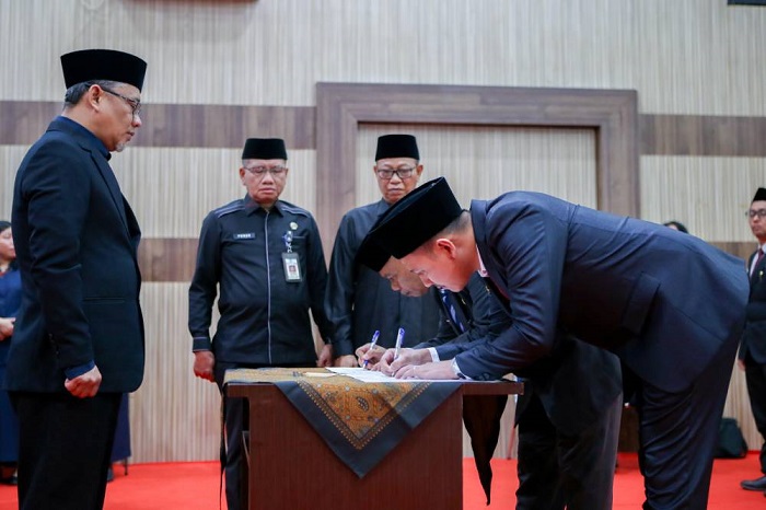 Sekda Dumai  Lantik 54 Pejabat Administrator dan Pengawas