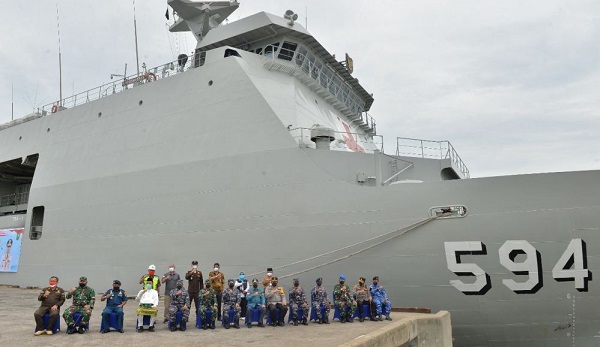 Kapal Perang Milik TNI AL Ini Bantu Penanganan COvid-19 di Wilayah Perairan Riau