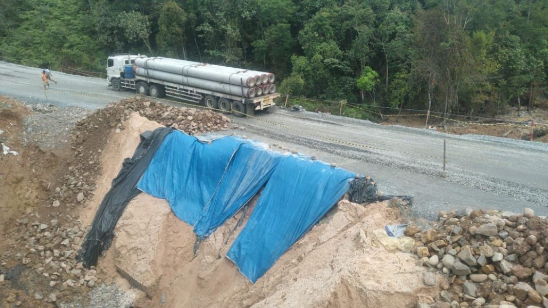 Jalan Lintas Riau-Sumbar di Kampar Sempat Kembali Longsor