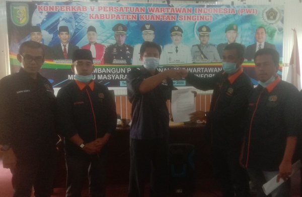 Konferkab V PWI Kuansing Dibuka Bupati Mursini