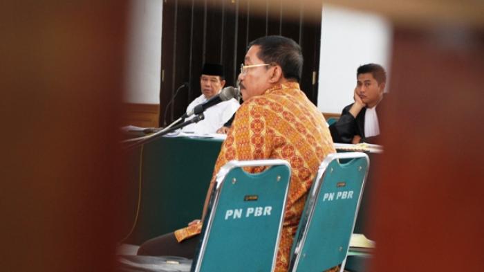Tengku Azmun Jaafar Ditahan Polda Riau?