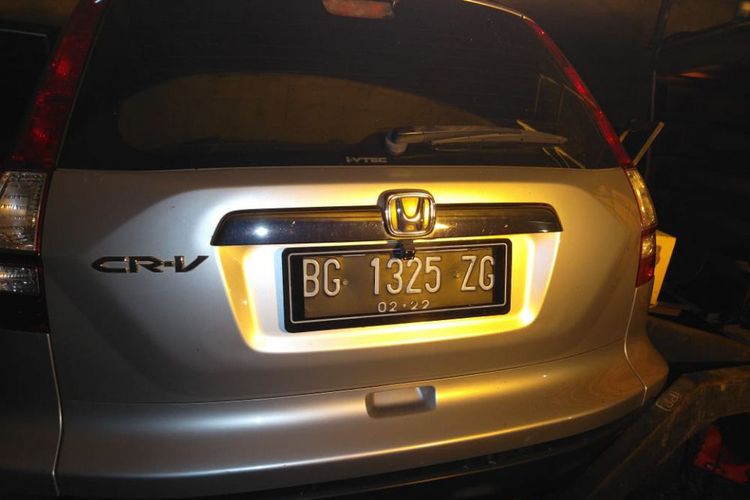 INNALILLAHI...Honda CR-V Jatuh dari Jembatan Emas, 2 Penumpang Tewas