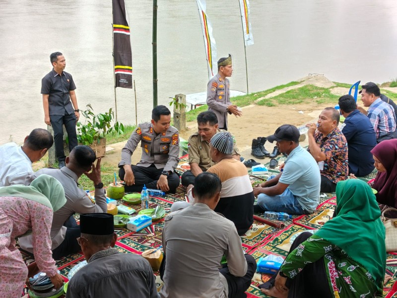 Ke Akraban dan senyum Sapa Bapak Kapolres Menyentuh hati masyarakat menjadi Damai, dengan melalui Program Jalur
